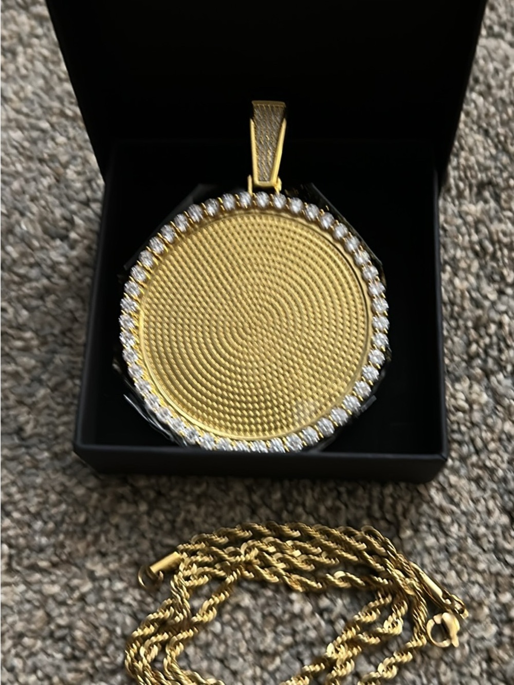Gold Round Memory Photo Medallion Pendant Necklace